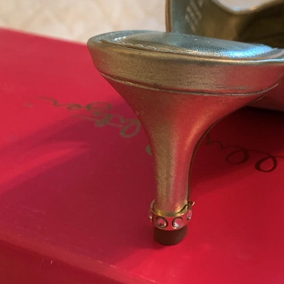 Lilly Pulitzer Erin sling back pump in metallic gold size 7.5 M - Picture 3 of 6